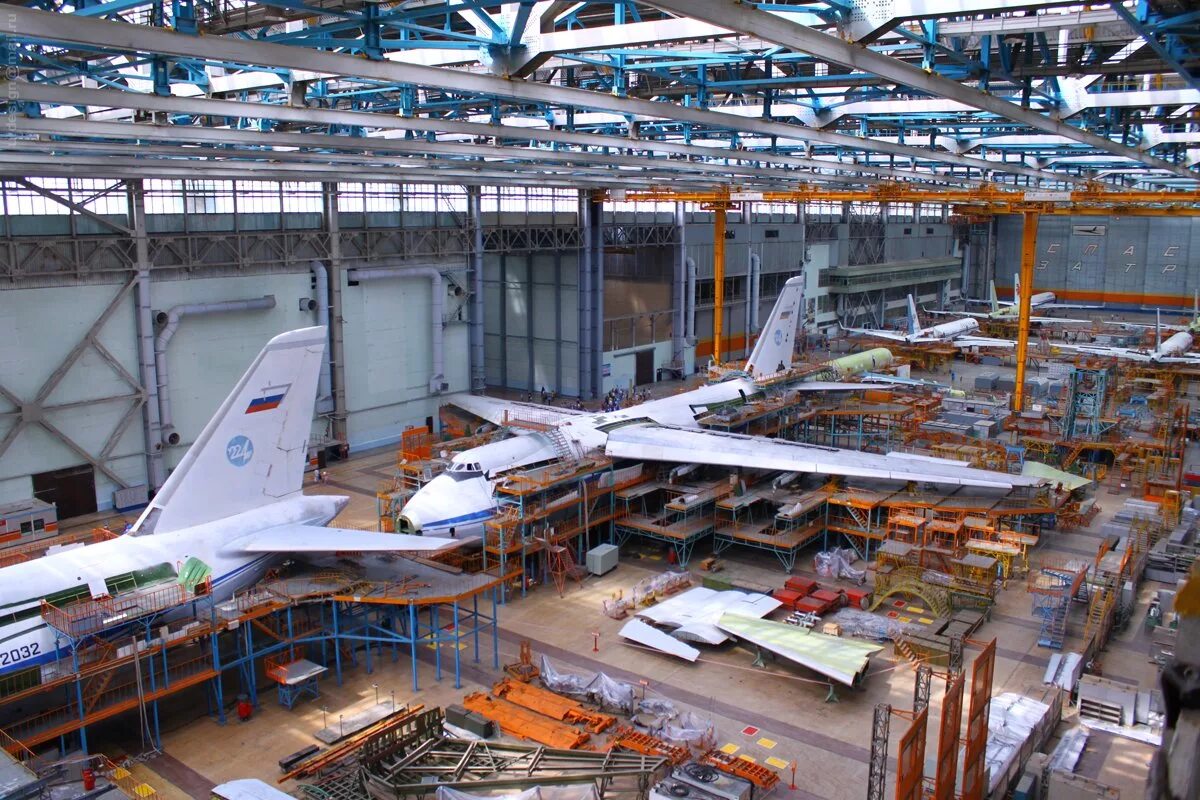 Иркутский авиационный завод суперджет. Иркутский авиационный завод су. П. Тушинский авиационный завод. Авиазавод боинг.