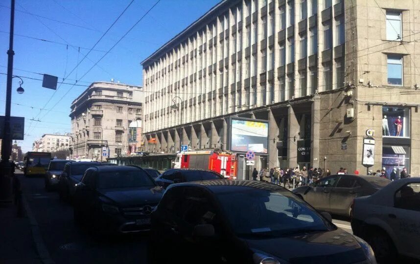 Петроградка метро. Станция метро Петроградская Санкт-Петербург. Петроградская метро СПБ. Станция метро Петроградская СПБ. Петроградка в Питере метро.