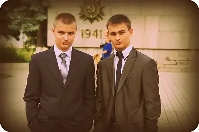Лев левченко