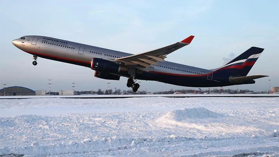 Какой самолет летит владивосток москва