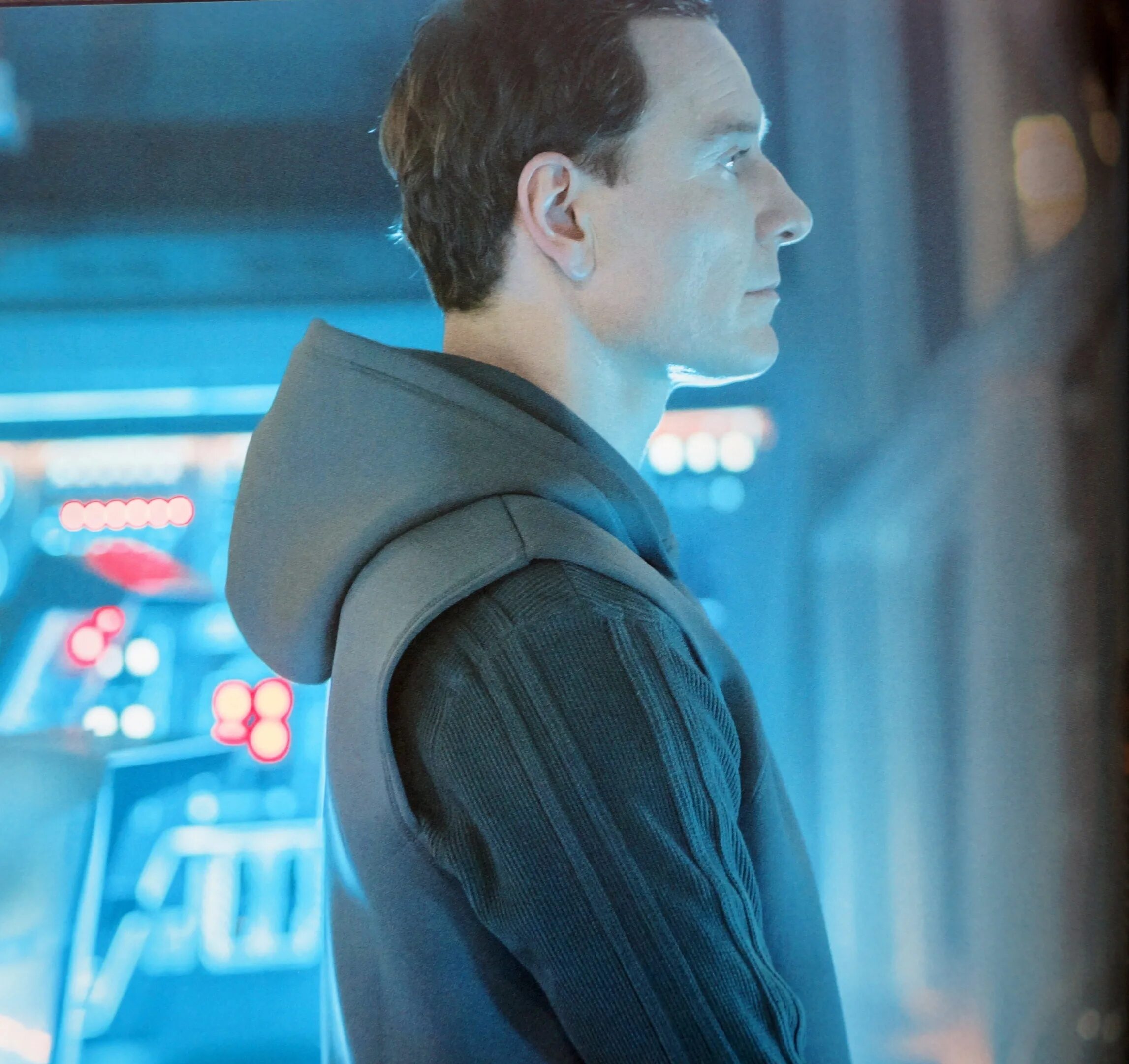 Фассбендер уолтер. Уолтер завет. Майкл фассбендер чужой завет. Уолтер завет. Уолтер завет.