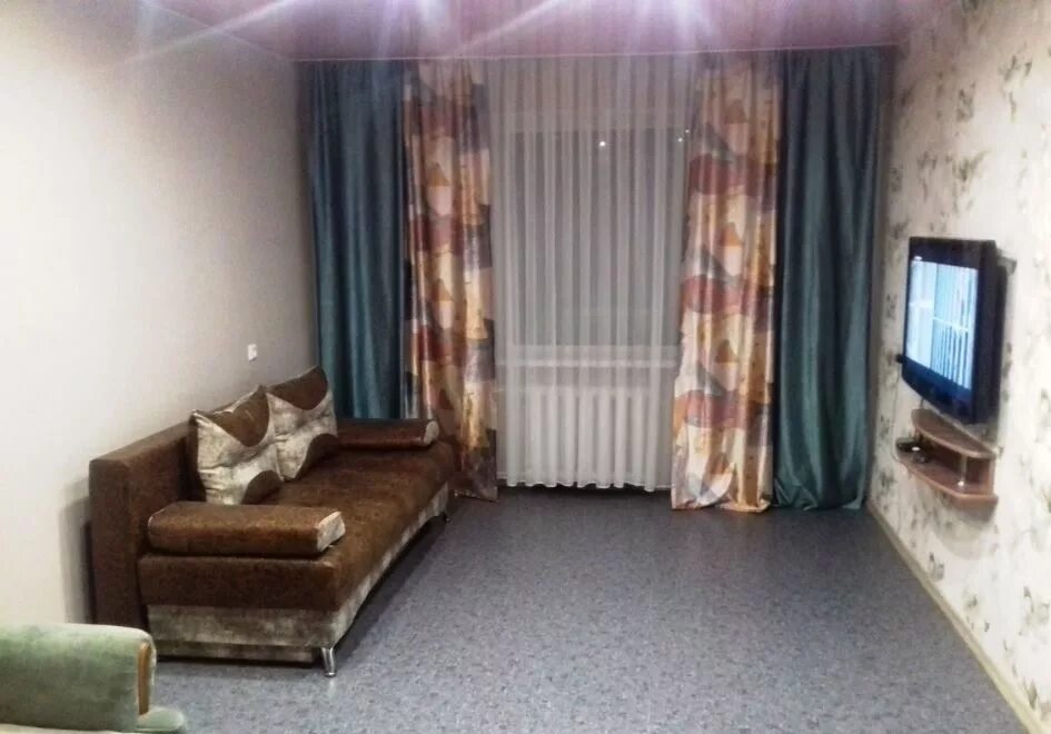 Навесные гостинки. Квартиры посуточно в благовещенске. Благовещенск сниму недвижимость. Комсомольская 89/1. Амурская область квартиры.