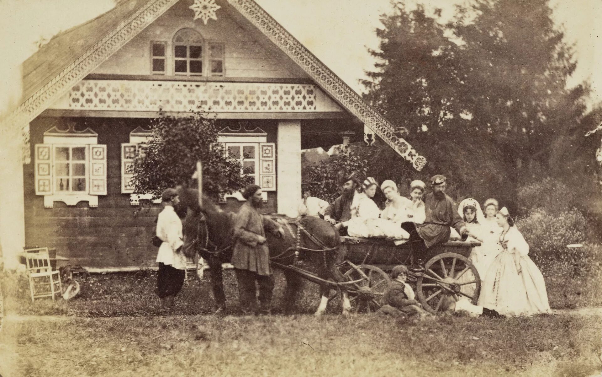 В начале 1870 годов. «Крестьянская свадьба в Тамбовской губернии» (1880). Фотограф Вильям Каррик. Сибирские купчихи 19 века. Фотограф Вильям Каррик (1827—1878).