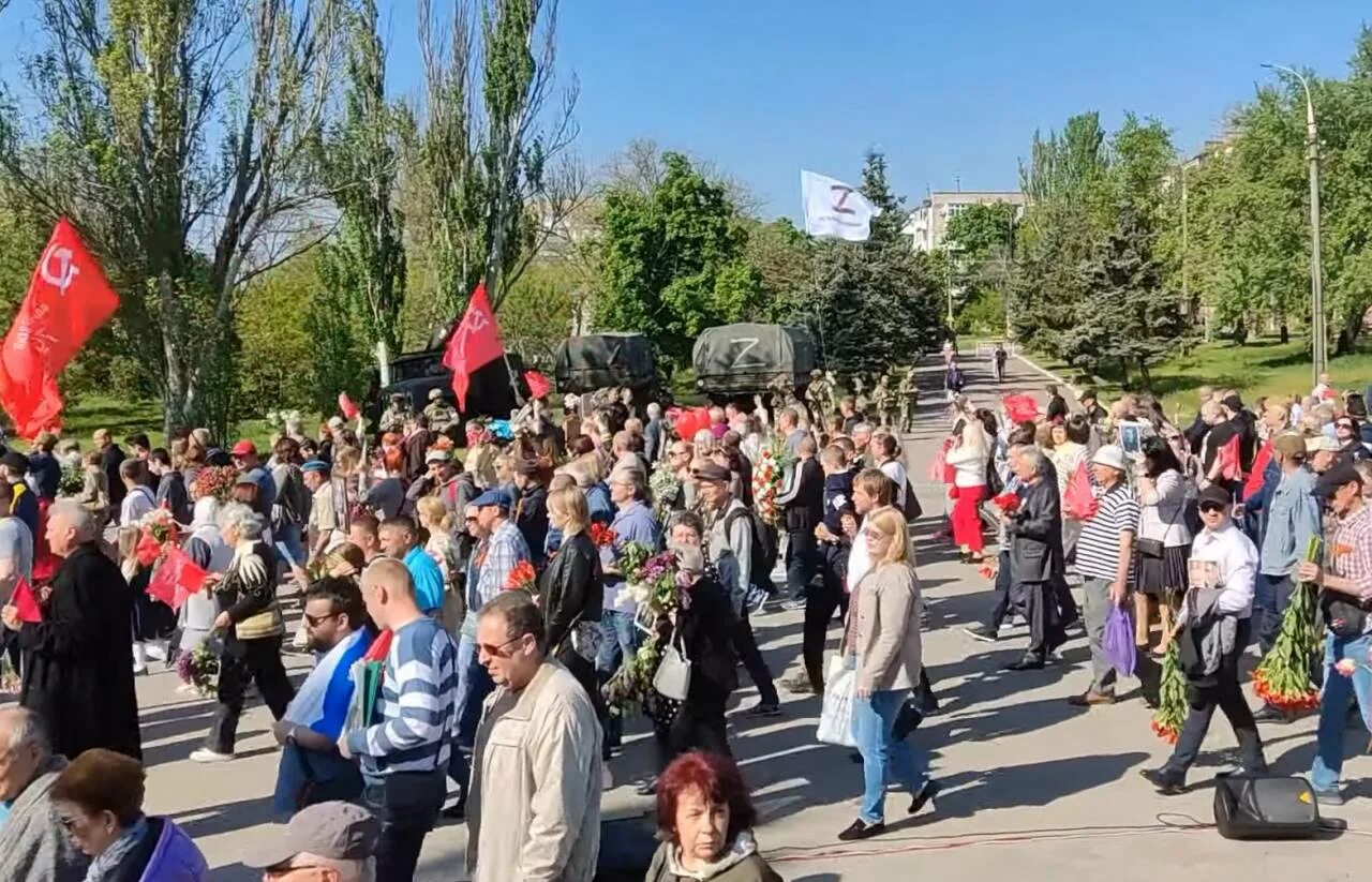 Митинг в херсоне. Эвакуированные из херсона. Крынки херсонская область сейчас. Херсон украинские жители. Митинг в мелитополе.