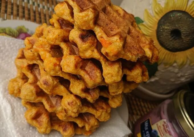 Вафли из моркови. Вафли из моркови. Морковные вафли. Морковь вафлей. Пп вафли.