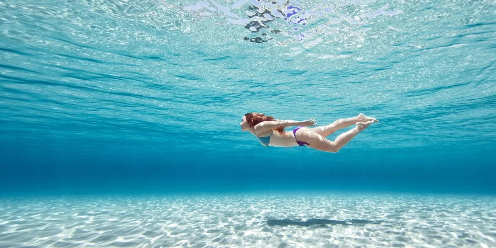 Плавать в море. Купание в море. Купаться в теплой воде моря. Купаться в теплой воде моря. Купание ночью в водоемах ,море.