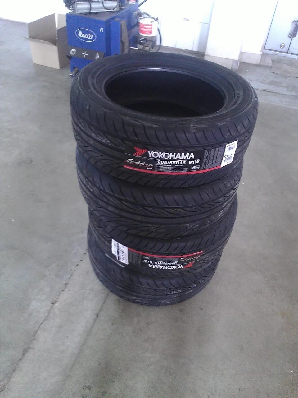 R16 205/55 альмера классик. Yokohama blue earth. Якохама 205 55 r16. ???. Адван флева 701 205 55 16.