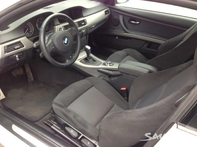 Салон тряпка. Салон тряпка. Уборка тряпка машина. Салон тряпка. Салфетки для салона автомобиля.