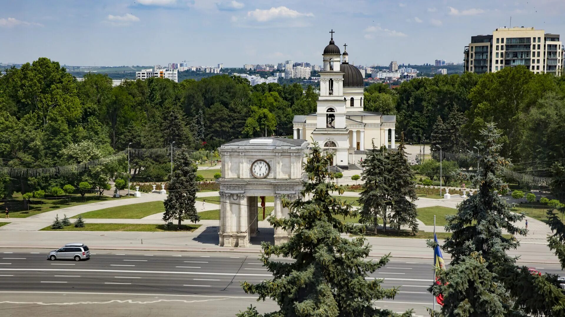 Погода в кишиневе сегодня. Молдавия столица Кишинев. Кишинев центр города. Молдова Кишинев центр. Молдавия Кишинев достопримечательности.