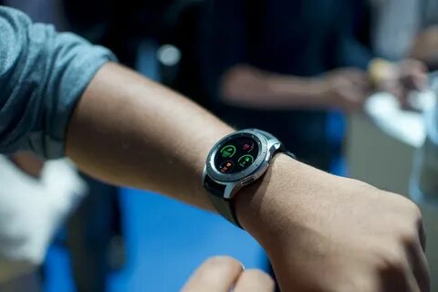 Samsung watch на руке