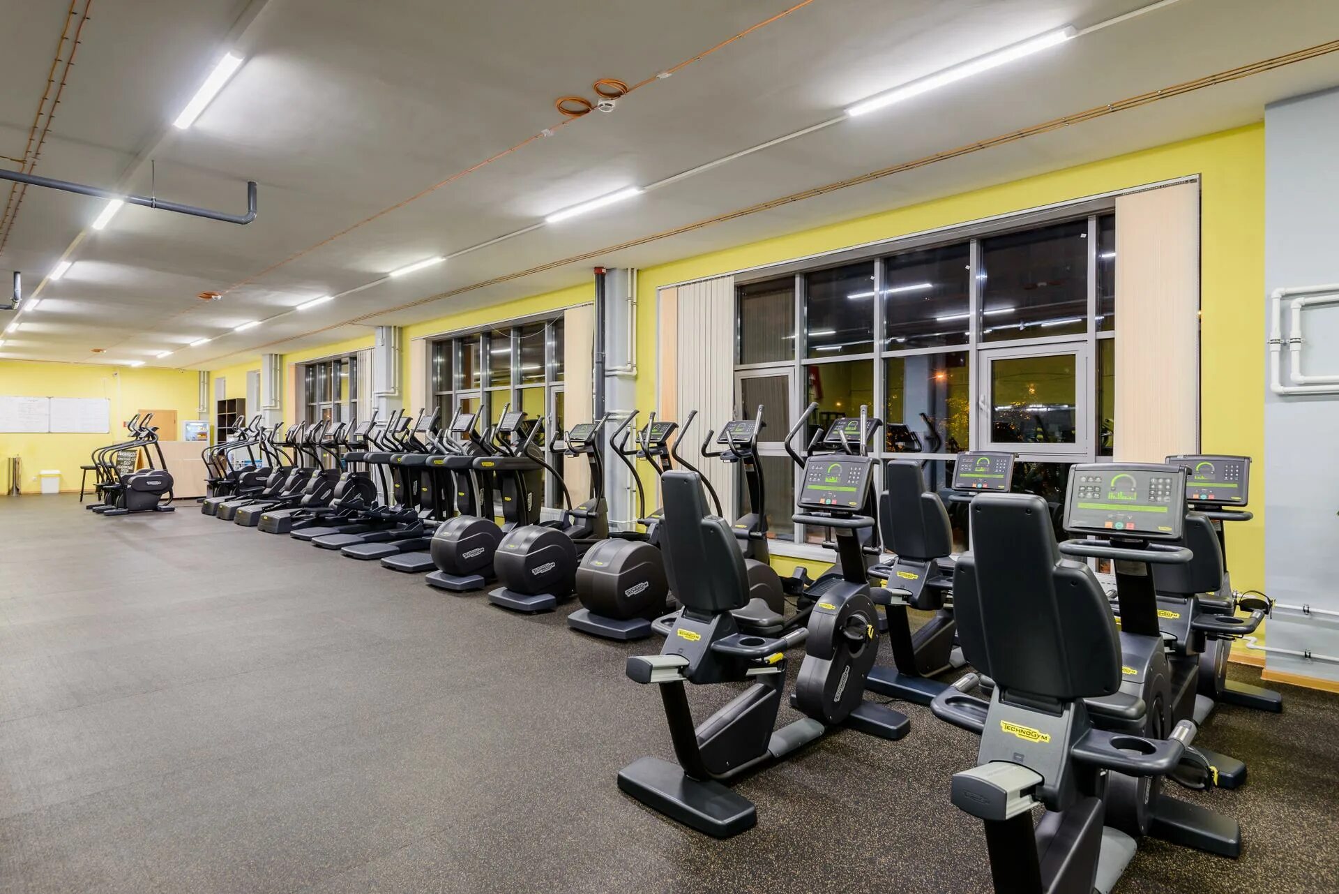 Фитнес мастерская катерников. Фитнес мастер мурманск ленинский. Фитнес приморский район. Фитлаб пражская. Повер клаб протон.