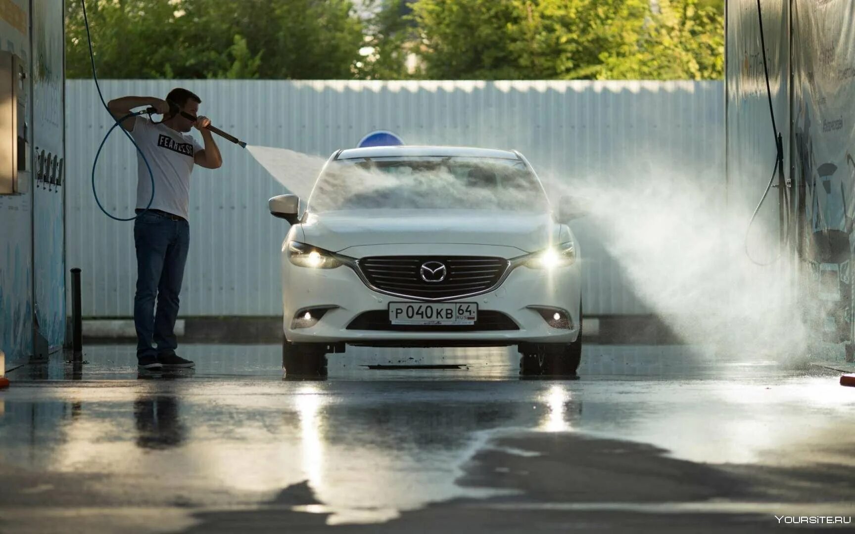 I have my car washed. Мойка машины. Машина для автомойки. Машина на автомойке. Профессиональная мойка машины.