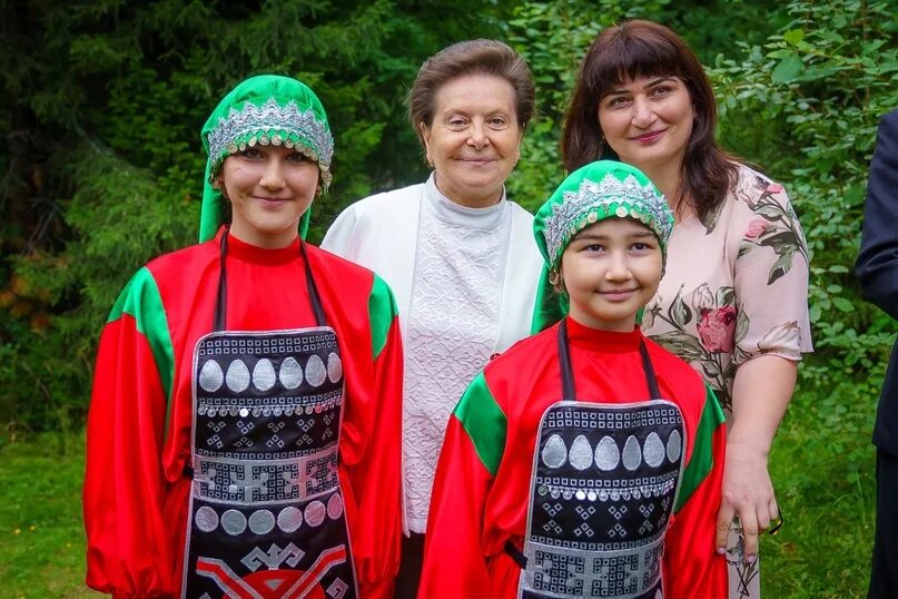 Ма ая. Кавказские девушки 2012. Ай ҷанҷоли занака саг пенса бромад мугамбо саҳнаи нав 2020. Ма ая. День коренных народов севера.