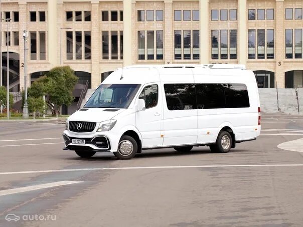 Микроавтобус в питере. Работа на своем микроавтобусе в спб. Микроавтобус в питере. Фольксваген крафтер микроавтобус 20 местный. Автобус развозка.