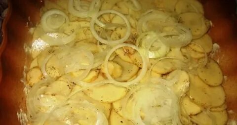 Мясо слоями с картошкой и луком