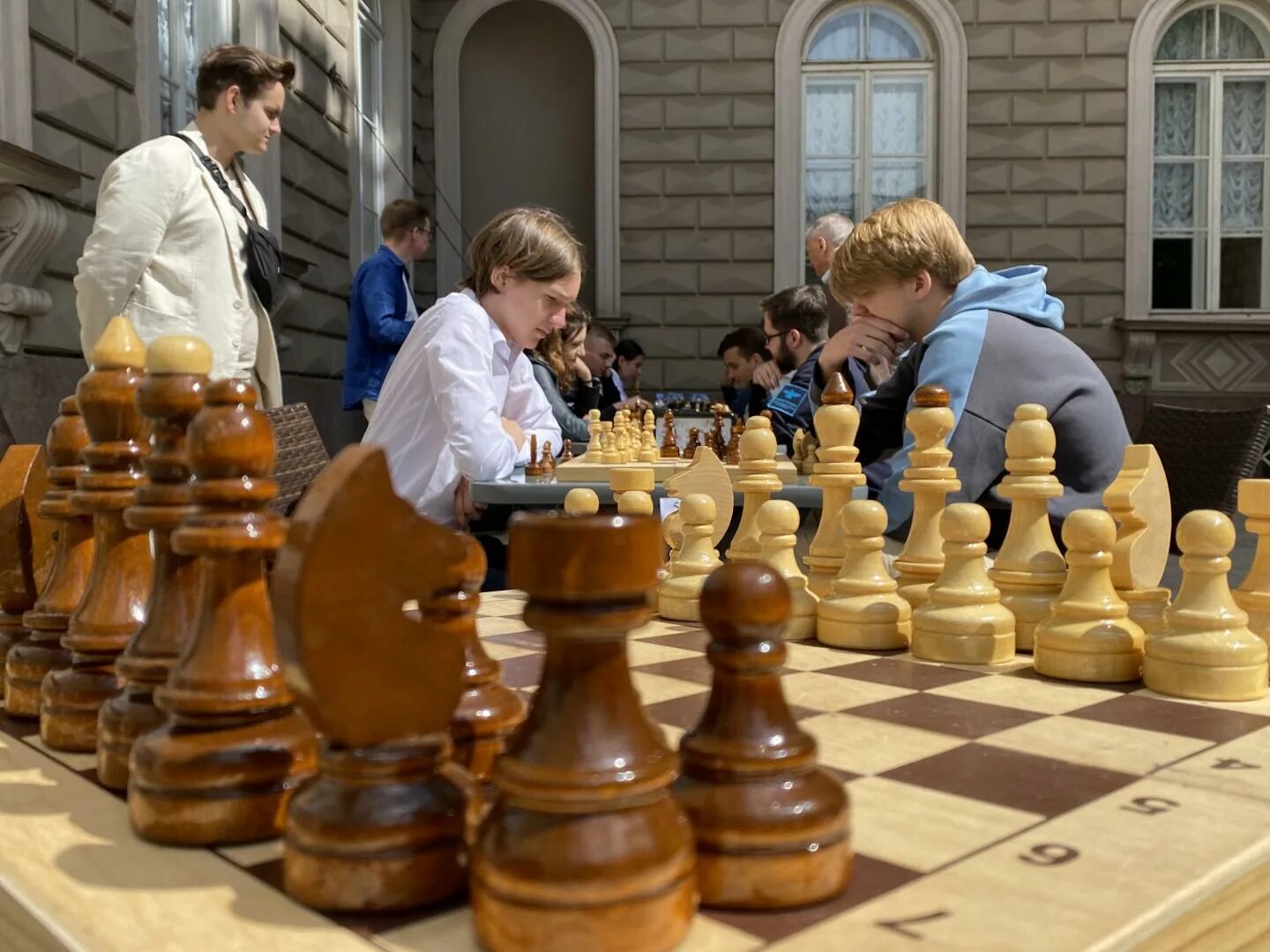 Игры зенита. Съемочная площадка. Симфония 7 ленинградская концерт. Уличные музыканты санкт-петербурга на невском 2024. Уличные артисты в санкт-петербурге.