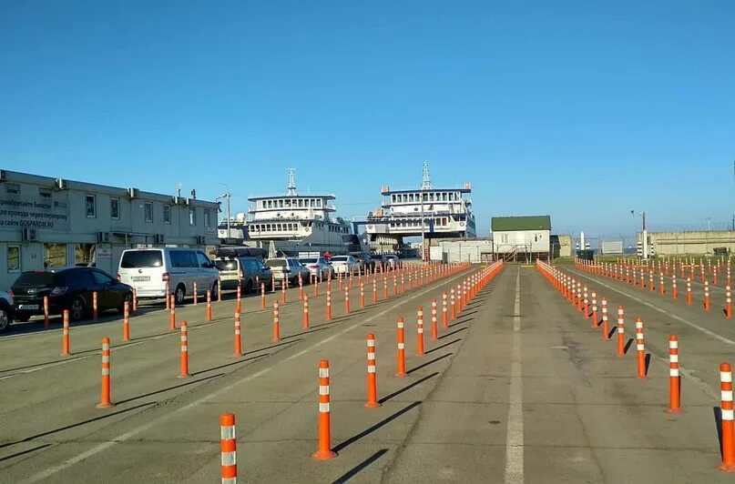 Переправа белая. Паромная переправа Кавказ-Крым. Порт Кавказ. Порт Кавказ паромная переправа. Перегон Фонталовская порт Кавказ.