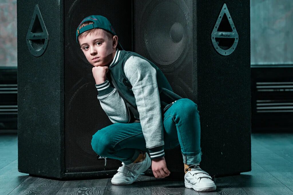 Школа танцев будь собой лобня. Танцы лобня для детей от 2 лет. Будь собой лобня. Вероника студийная банда. Школа танцев в лобне будь собой красная поляна.