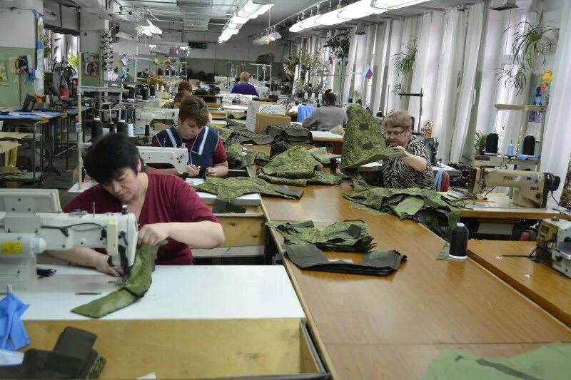 Долина нищих вышний волочек. Предприятия вышнего волочка. Вышний волочек стеклозаводская. Вышний волочек стекольный завод. Трикотажная фабрика «парижская коммуна» (вышний волочёк).