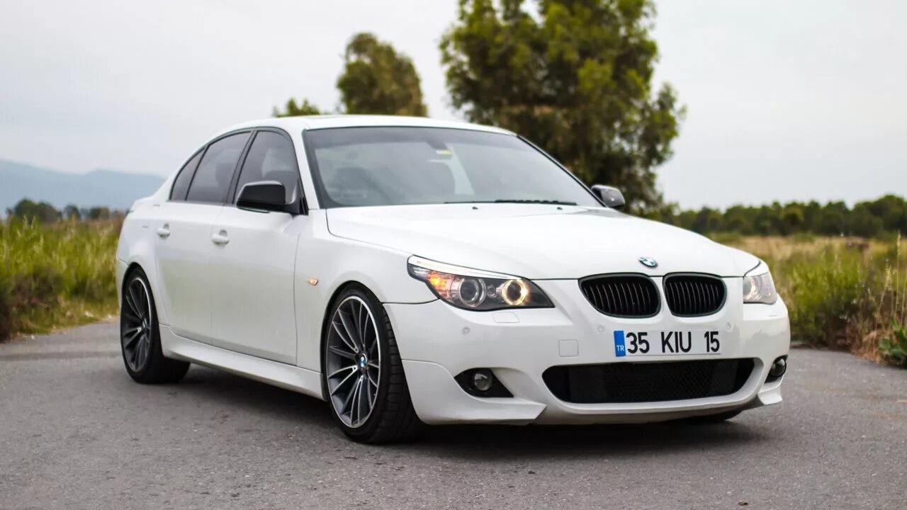 БМВ 5 е60. BMW 520d e60. БМВ е60 м пакет белая. BMW e60 520.