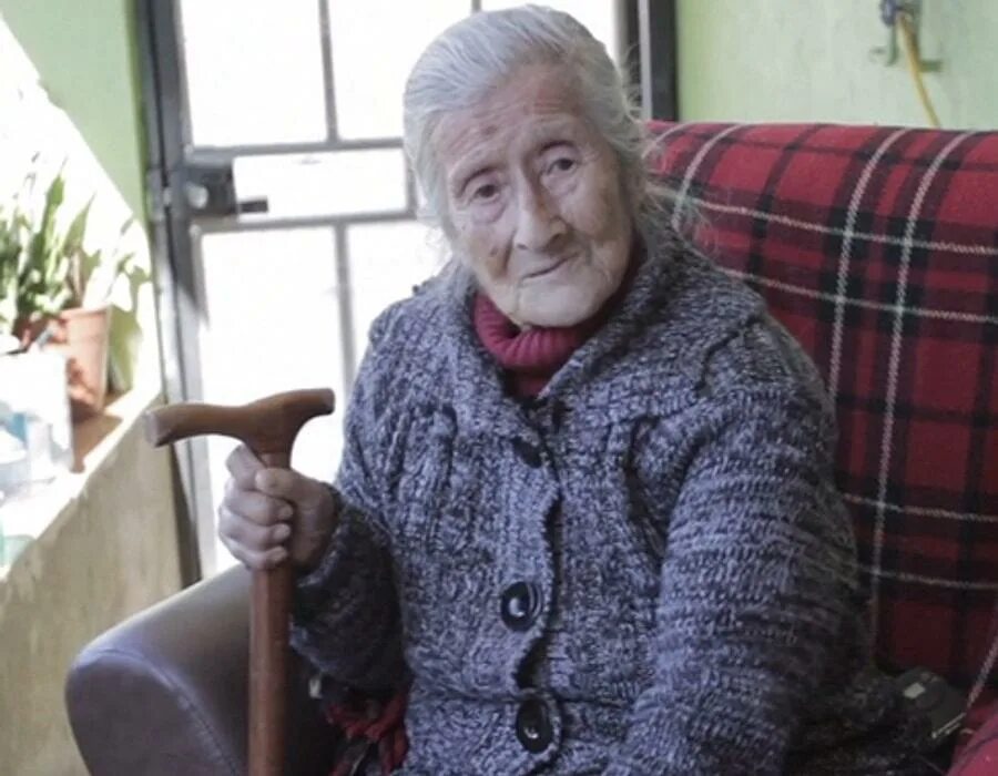 Чилийская бабушка. Беременные в 60 лет фото.