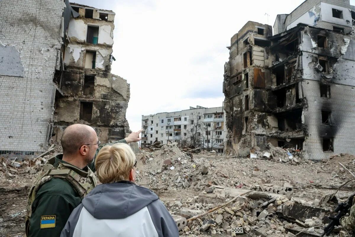 Новости войны на украине на 1 апреля. Разрушенный дом. Разрушенный войной дом. Руины Донбасса.