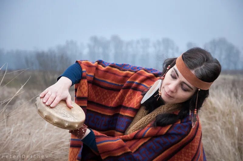 Шаманы алтая. Шаманка кюнней. Древняя шаманка швеции. Алтана шаманка хакасия. Светлана бутусова абакан шаманка.