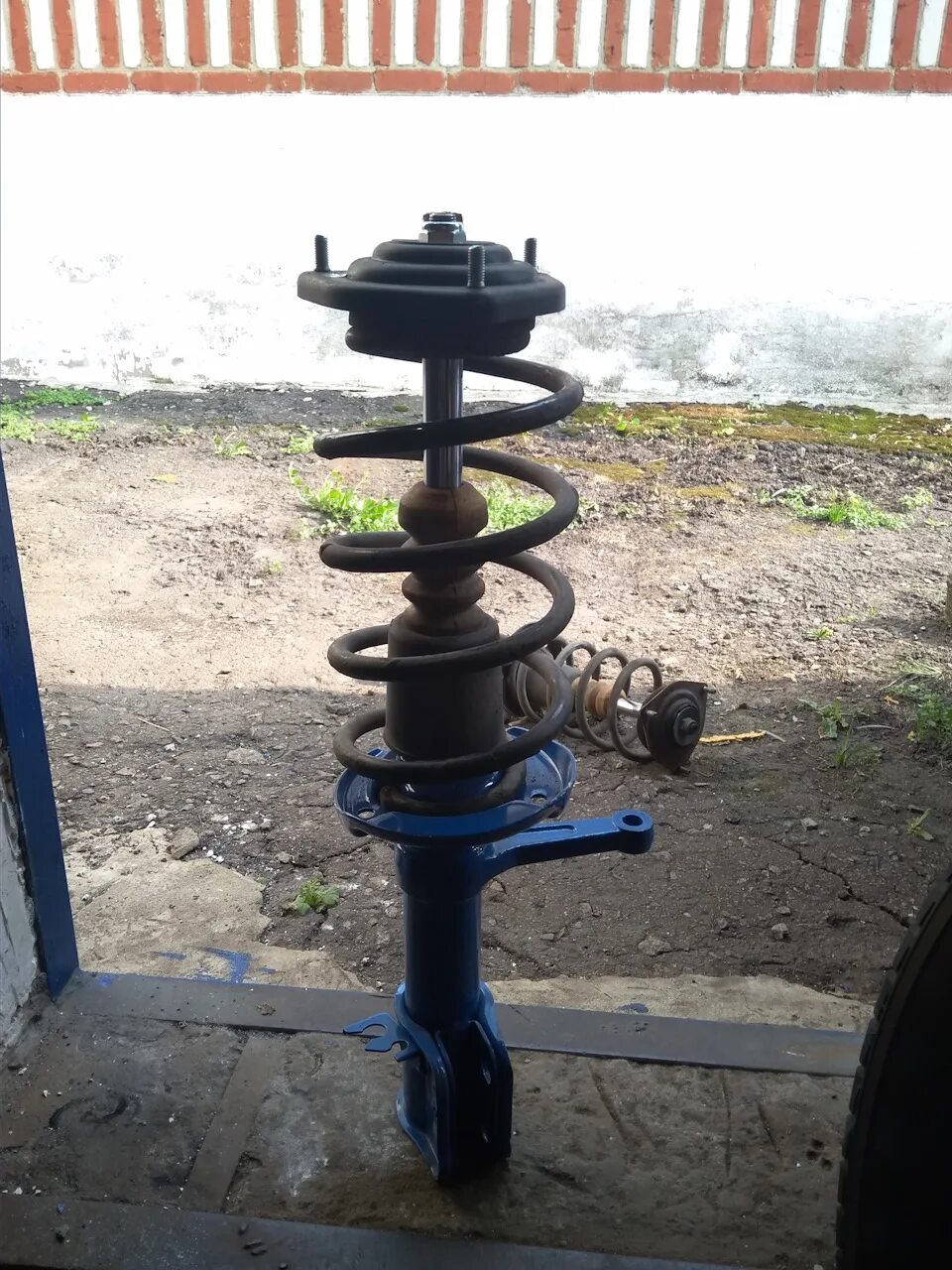 Заводская стойка приоры
