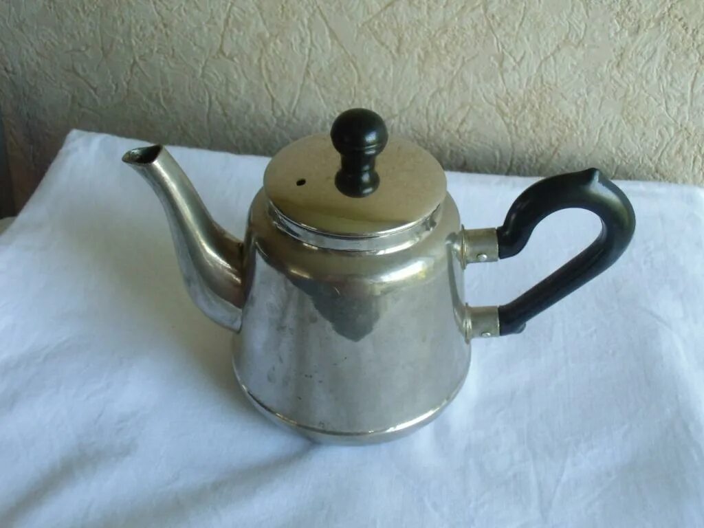 Чайник заварочный латунь. Чайник заварочный для самовара. Самовар ваныкина. Самовар с заварочным чайником. Чайник для самовара волжанин латунный.