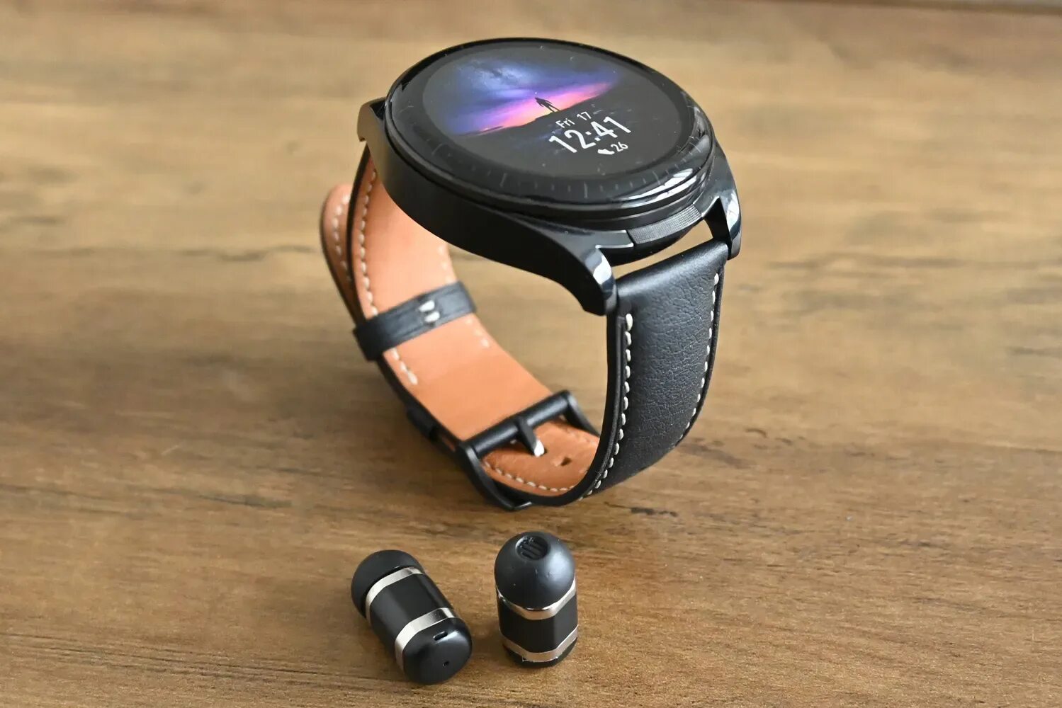 Смарт часы watch buds. Часы Huawei watch Buds. Часы наушники Хуавей. Хуавей вотч с наушниками внутри. Смарт часы с наушниками внутри.