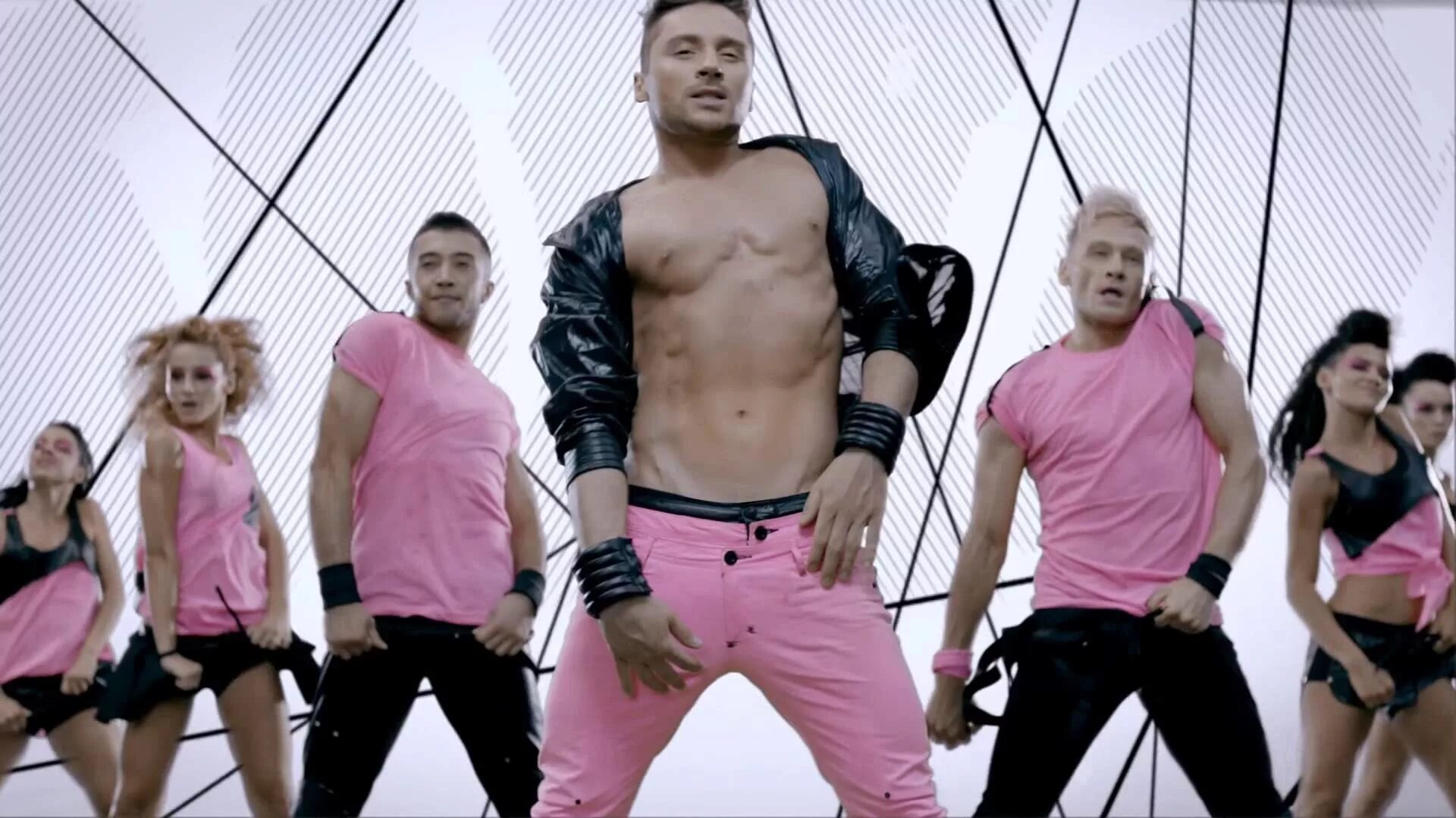 Группа где поют парни. Сергей лазарев take it off. сергей лазарев тейк ит офф. сергей лазарев в розовых штанах. подтанцовка сергея лазарева парни.