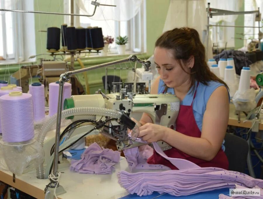 чулочно носочная фабрика наше смоленск. смоленская фабрика наше. чулочная фабрика смоленск наше. чулочно-носочная фабрика. логотип трикотажной фабрики.