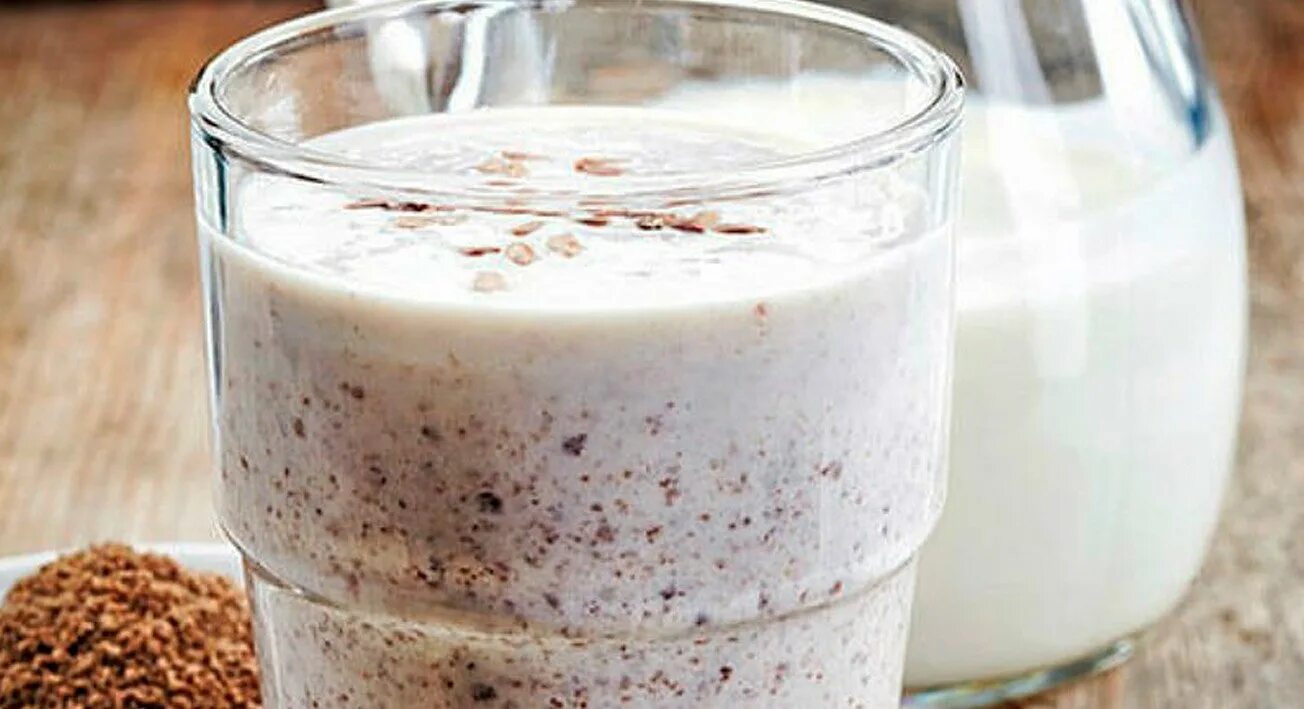 Семена льна с йогуртом. Кефир с семенами льна. Йогурт с семенами льна. Кефир с льном можно на ночь. Кефир с семенами льна для похудения.