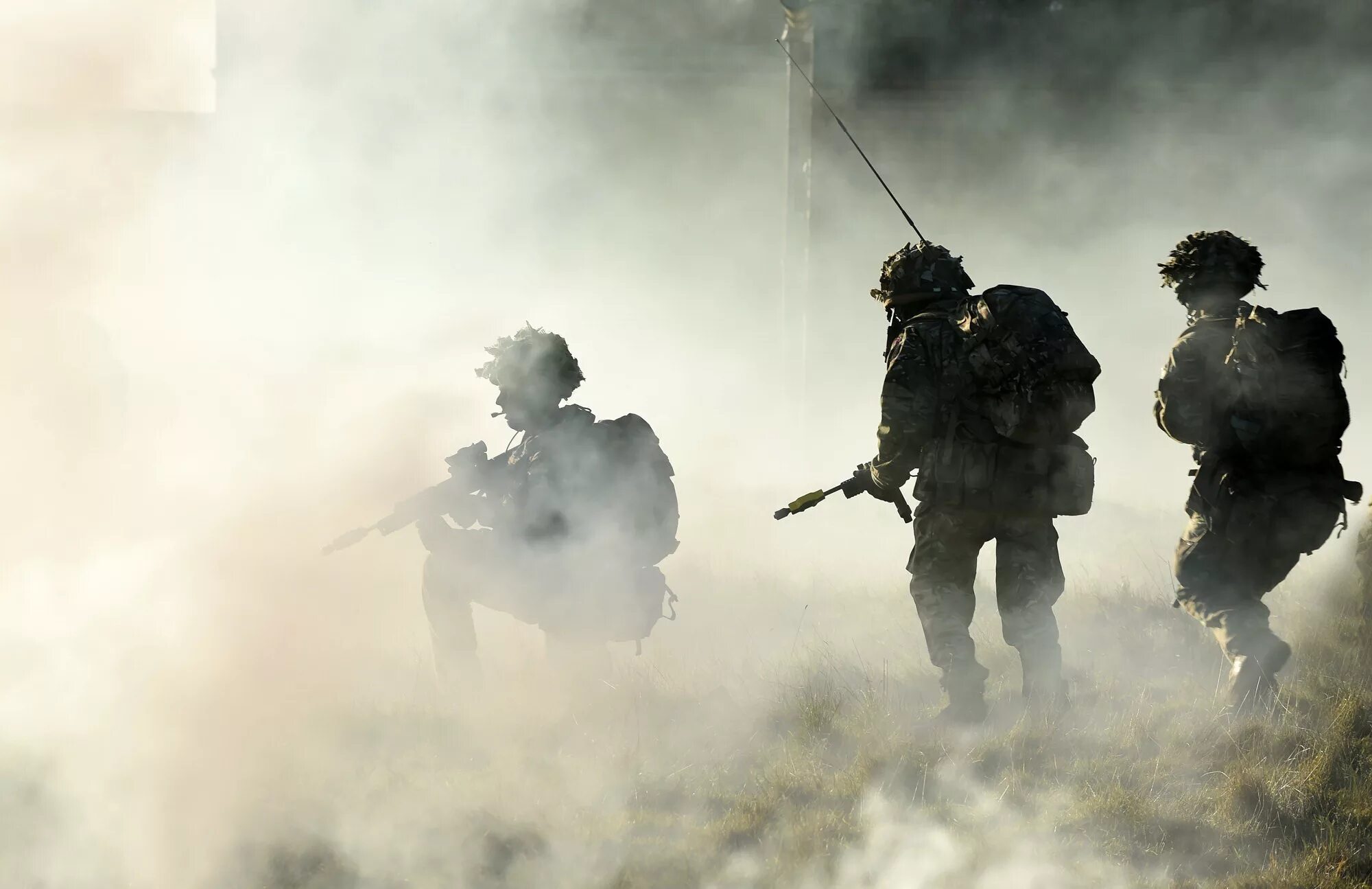 Военная тематика. Солдат в тумане. Туман войны. Туман про войну хорошее качество