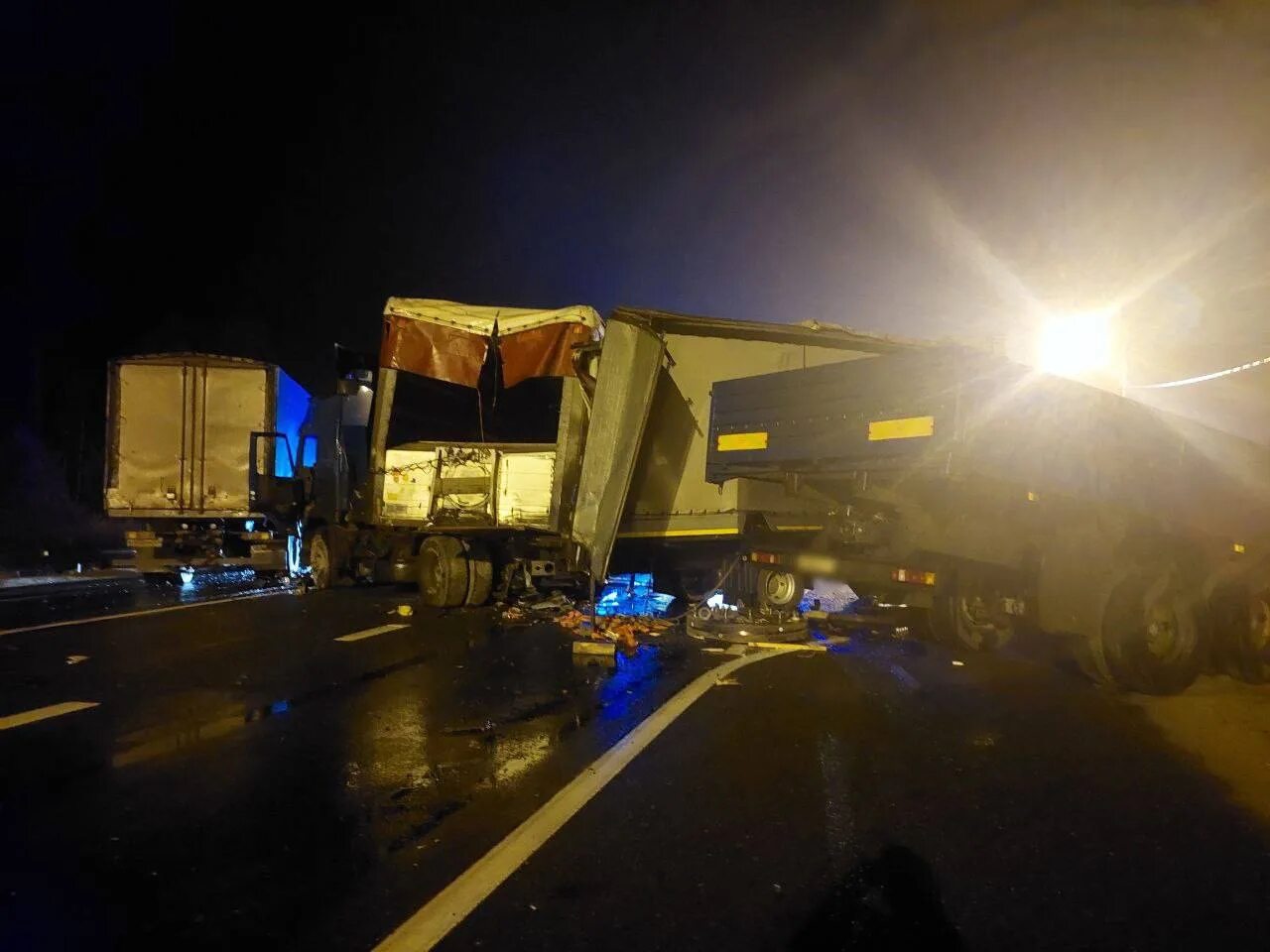 Дтп трасса м 11 москва санкт петербург. Дтп москва петербург. Дтп москва петербург. Авария москва питер м 11. Авария москва питер м 11.