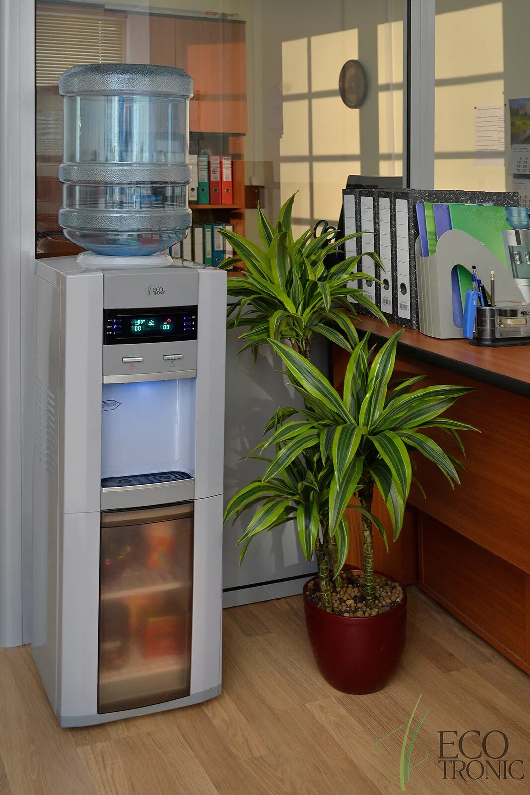 Кулер встроенный в кухню. Ecotronic g2 lspm. ecotronic g2-lf. ecotronic кулер с чайником.