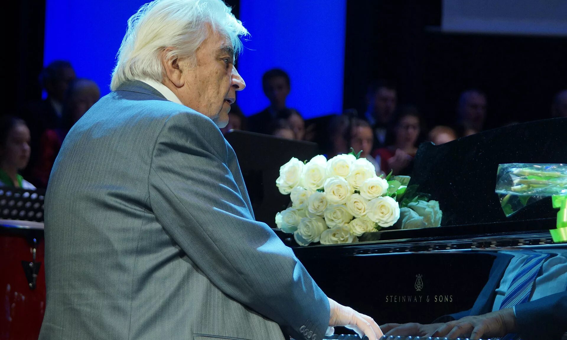 крылатов композитор википедия