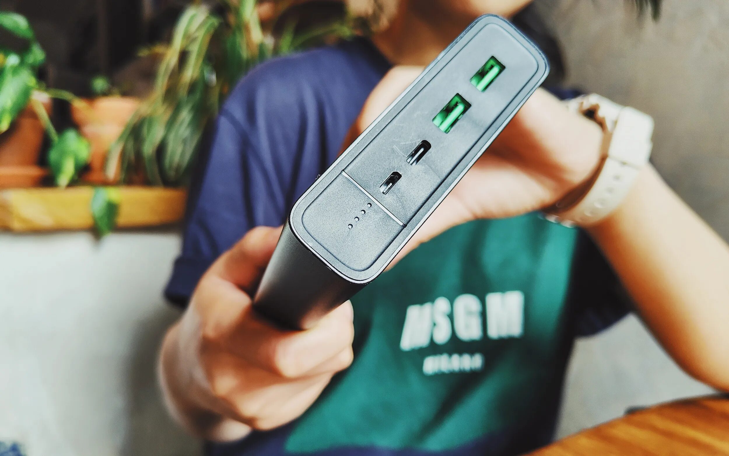 Зарядка на дигма телефон. Digma заряжается. Digma заряжается. Digma заряжается. Зарядник digma idx10 3g.