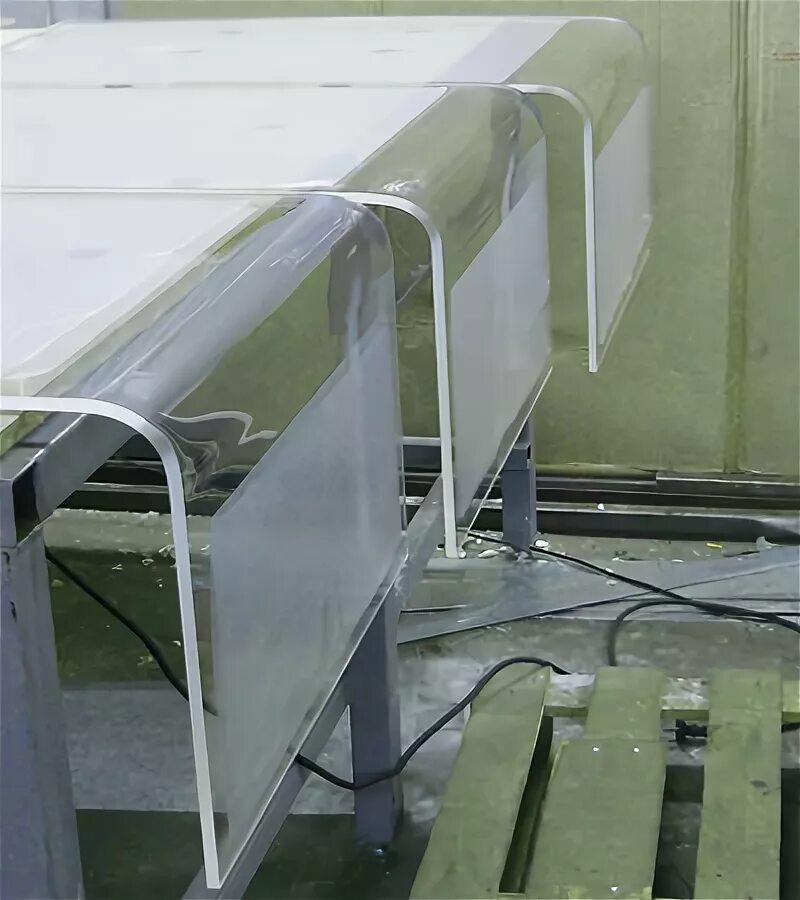 Сгибание оргстекла. Стекло гнутое эко 1,5 (626*1400) t=5мм. Гнутое оргстекло. Прозрачный акрил. Пленка пвх, прозрачная 80 мкм.