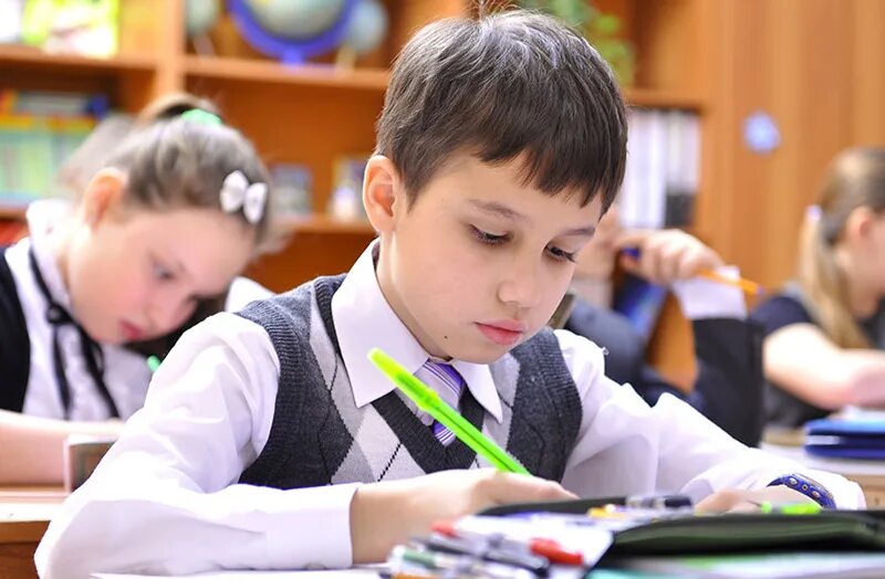 Образование 6 класс. Ученик. ученики в школе. 5 класс ученики. ученики младших классов.