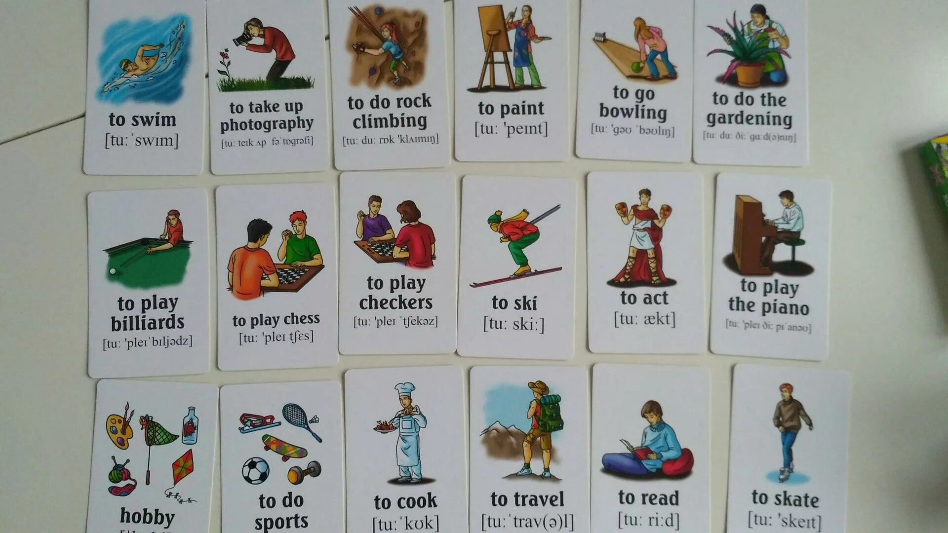 Карточки английский 9 класс. Карточки хобби. Карточки для изучения греческого языка. Карточки с английскими словами. Карточки любимые занятия.