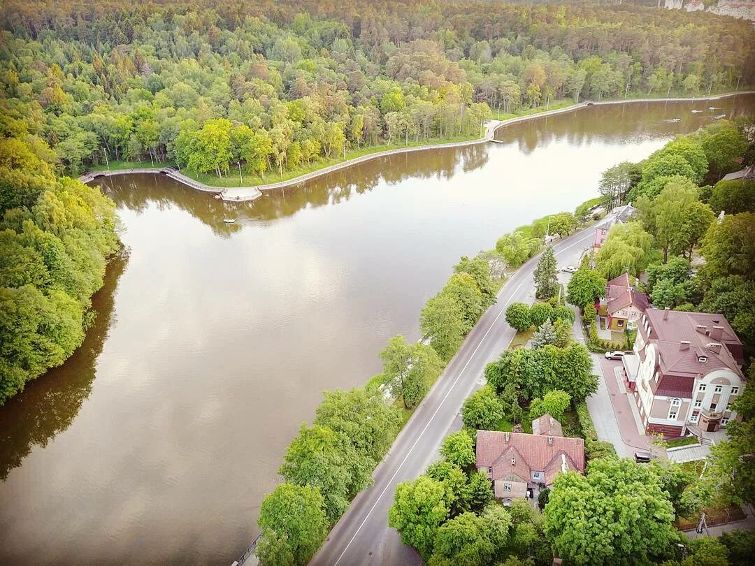 а зоре тихое. озеро в светлогорске калининградской области. озеро в светлогорске калининградской. озеро майское светлогорск. озеро тихое светлогорск.