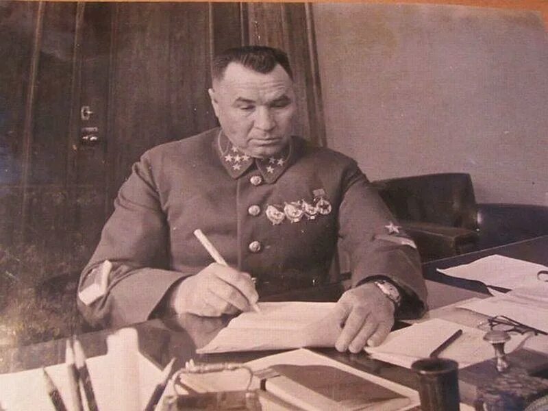 Генерал апанасенко фото