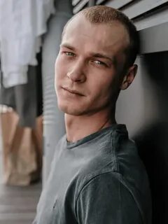 Актер юров