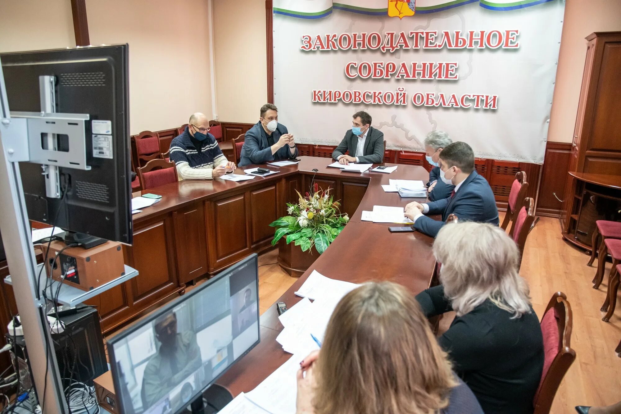 Законодательного собрания киров. Кировские сайты новостей. Сюзанна юнгблюд киров. Бизнес новости киров. Киров область.