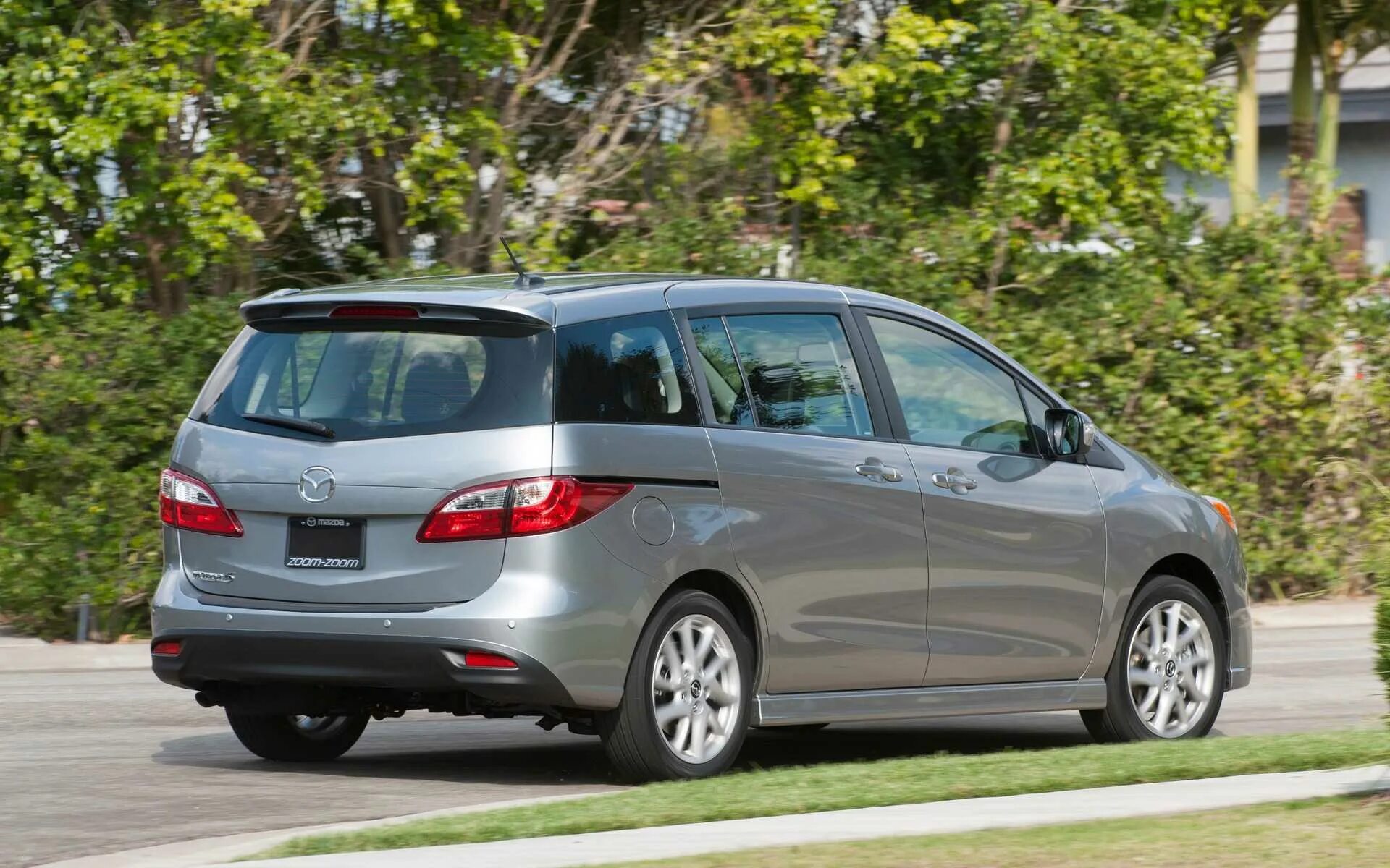 Мазда 5 минивэн купить. Mazda5 компактвэн. Mazda 5 Minivan. Mazda 5 2015. Mazda 5 2010.