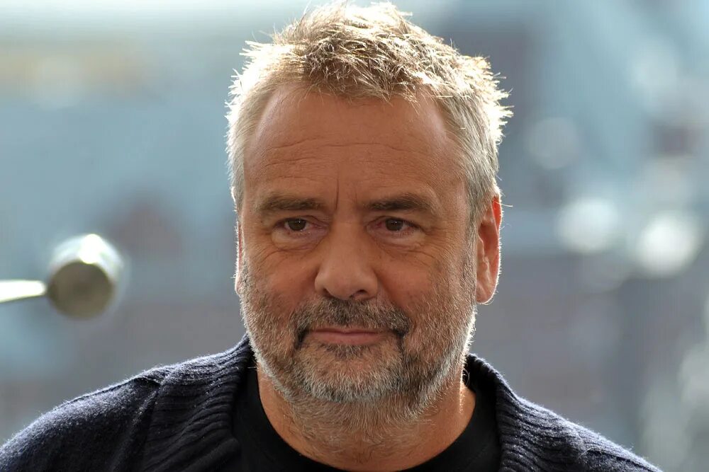 Люк бессон отзывы. Luc Besson. Люк Бессон кинорежиссёр. Люк Бессон фото. Люк Бессон молодой.