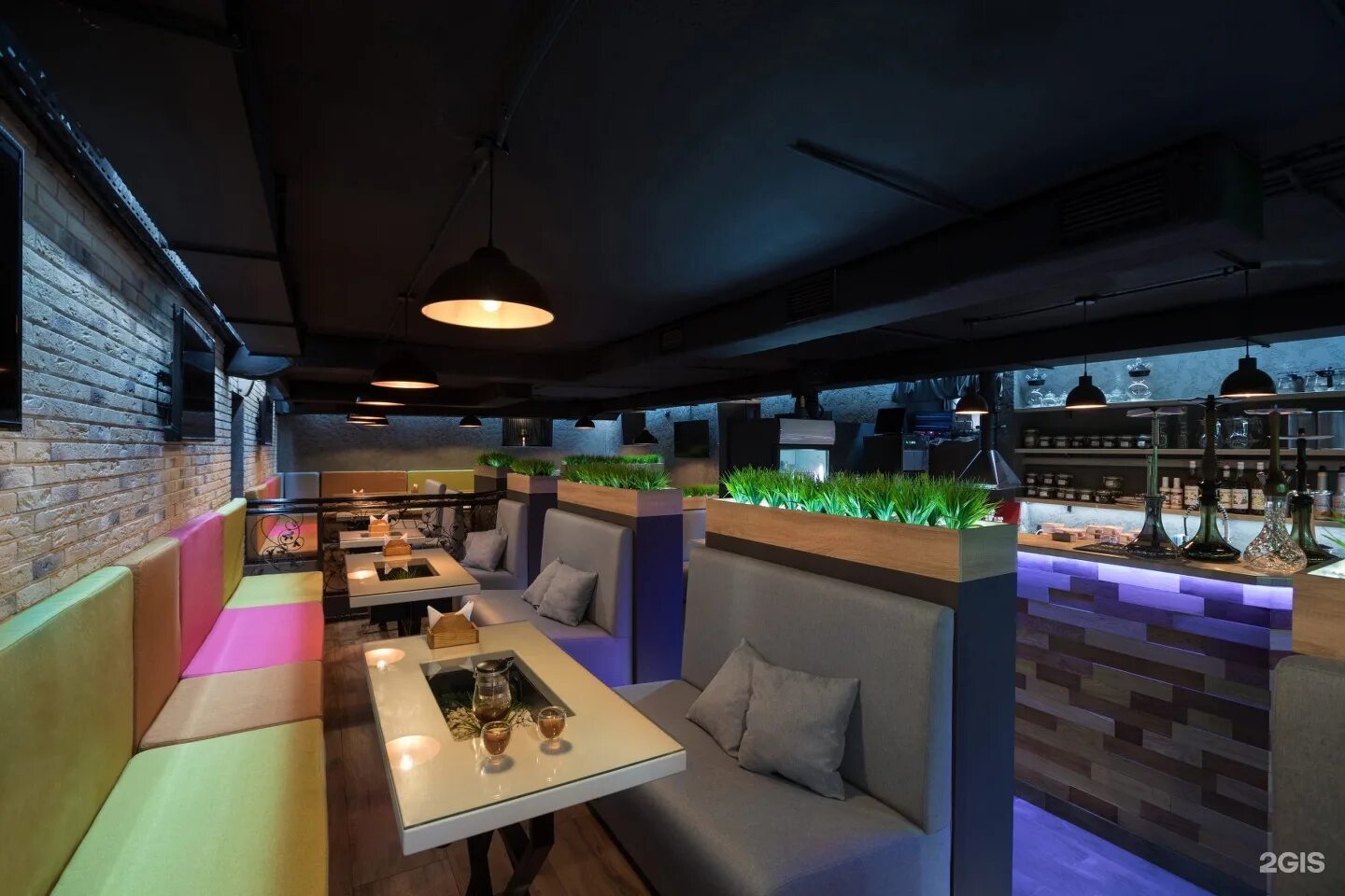 Cosmo bar. Cosmo hookah bar, москва. космо хука бар вднх. байкал лаунж бар воробьевы горы. интерьер кальянной.