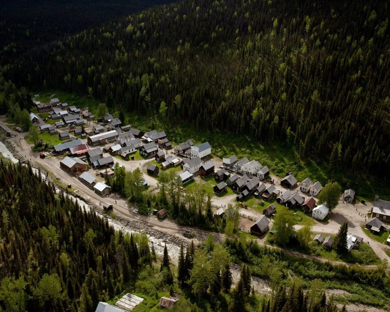 Горная деревня в японии. Зеленый хутор в литве. Деревня нагара в японии. "лесная хижина подмосковье". Деревня лесная украина.