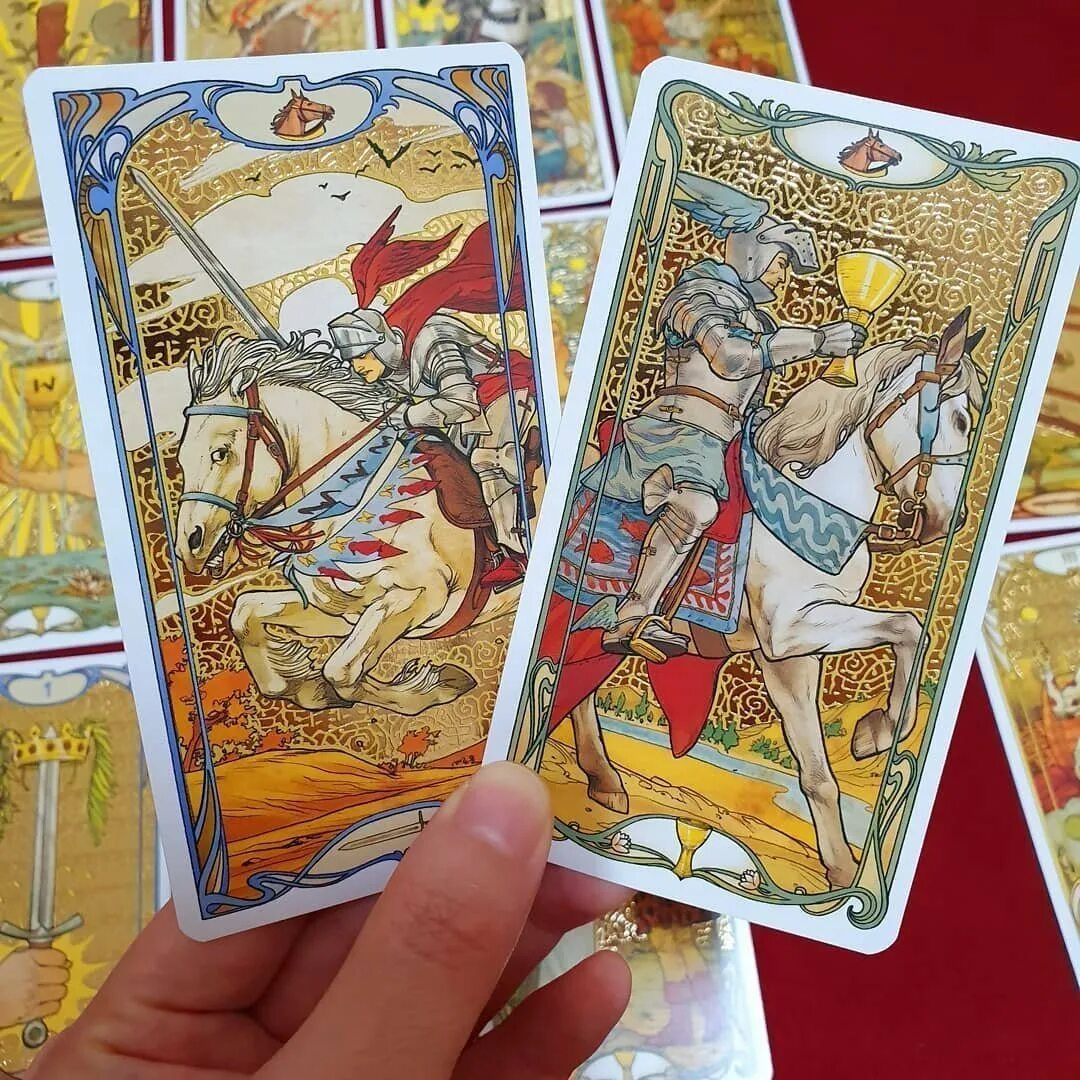 Колода таро арт нуво. Таро golden nouveau. Карты таро арты. Остара таро галерея. Карты гадальные таро.